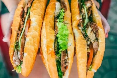 12 Tasting Street Food & Sightseeing By Scooter with Student - Stop 1 at 86 Mạc Đĩnh Chi: Pho Sets the Tone Fast