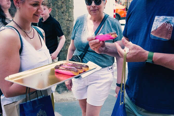 A Morning in Paris Food Tour: Croissants, Baguettes & Chocolate - Stop 1: La Crème du Palais Royal—coffee or hot chocolate plus waffle