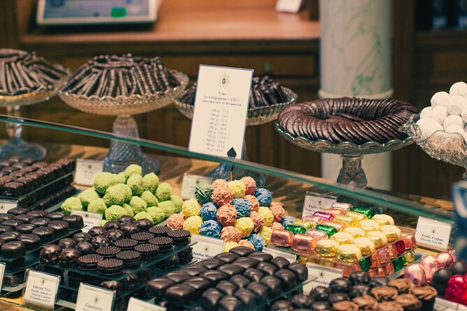 A Morning in Paris Food Tour: Croissants, Baguettes & Chocolate - What you actually eat: enough for a real meal