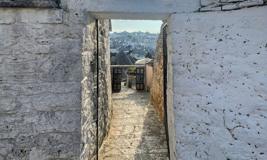 Alberobello: Walking Tour with Food Tasting and Aperitif - Trulli country at happy hour: why this timing works