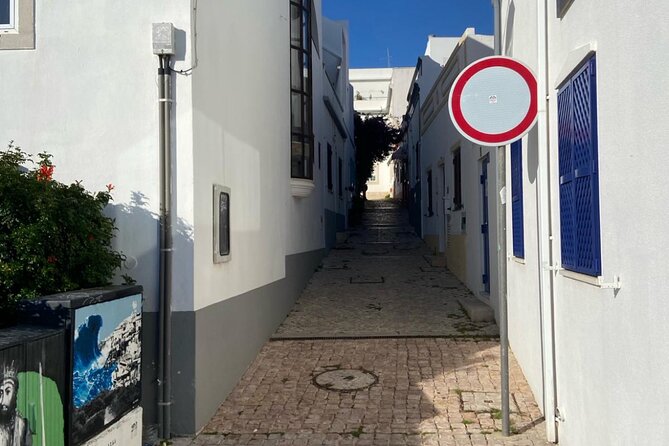 Albufeira History Walking Tour with Wine and Tapas - Photo stops: where to aim your camera