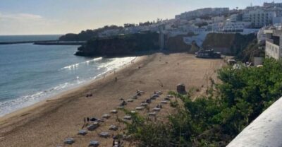 Albufeira: Old Town History Walking Tour with Tapas & Wine - Old Town Albufeira on Foot: Castle Lanes, Tunnels, and the Best Photo Stops