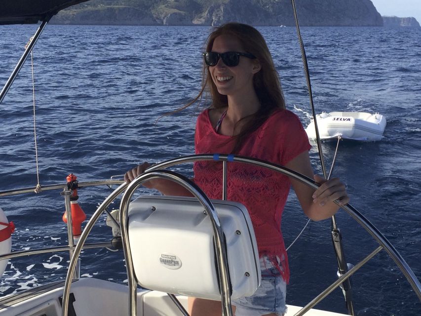 Alcudia: Sailing Yacht Excursion with Wine & Tapas - Meeting points in Alcúdia area and how to confirm your day