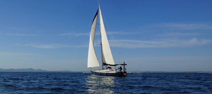 Alcudia: Sailing Yacht Excursion with Wine & Tapas - The sailing plan: two hours of bay time plus two blocks of sailing