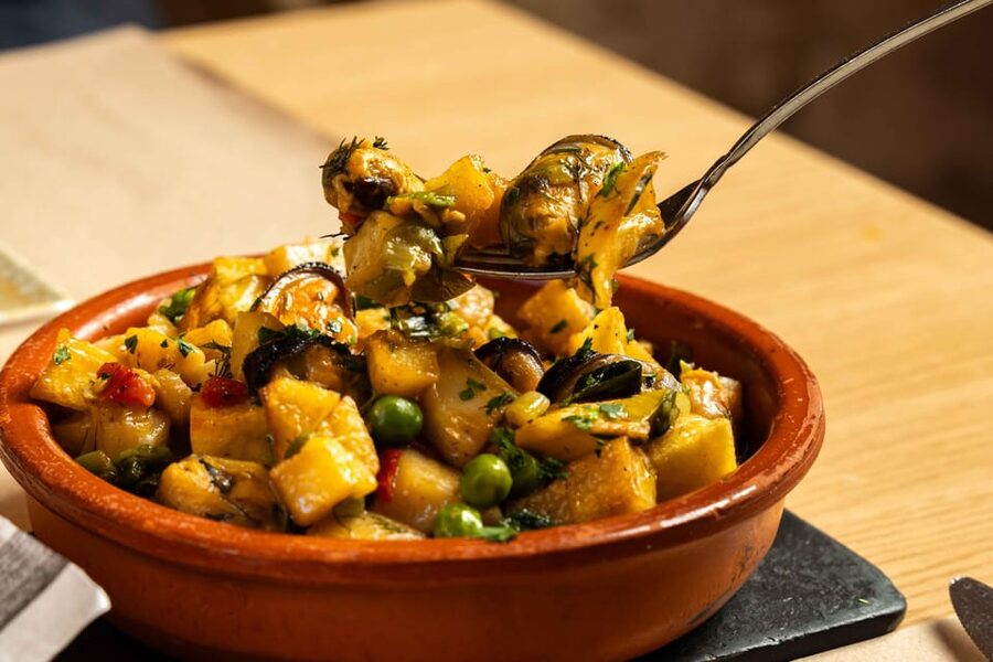 Alcudia: Self-Guided Gourmet Tapas and Wine Tour - Drinks, pairing, and the designated driver reality