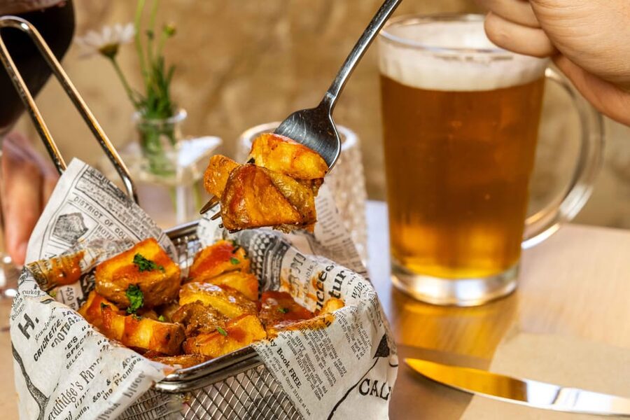 Alcudia: Self-Guided Gourmet Tapas and Wine Tour - Starting right: your first stop at Básico Gastro Bar