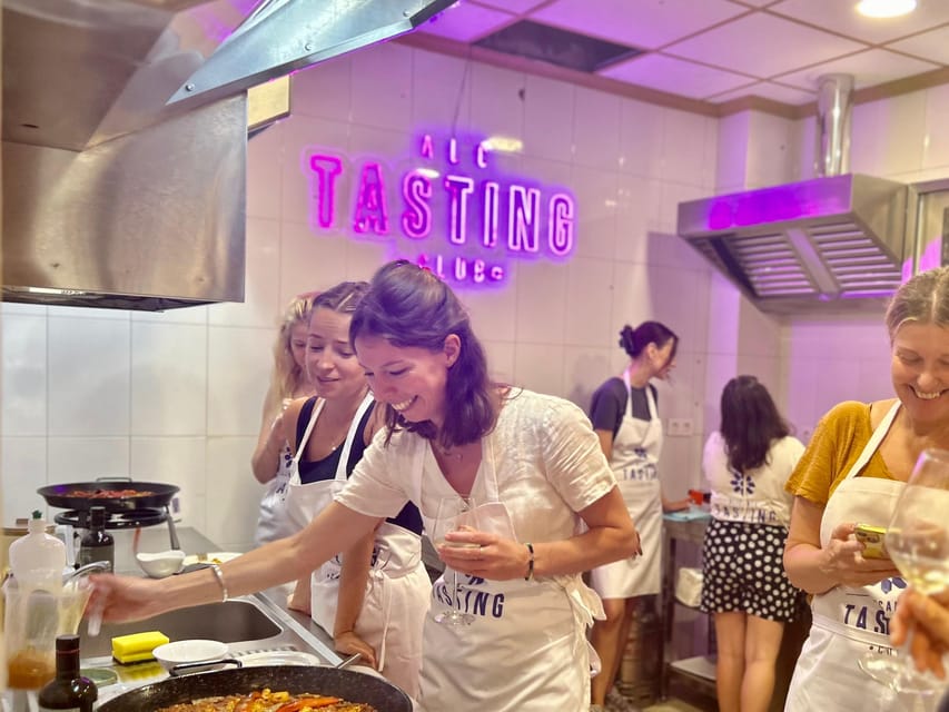 Alicante Paella Cooking Class, Tapas, Drinks and Market - Key points at a glance