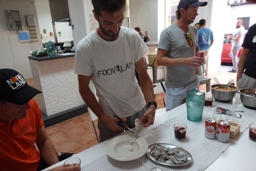 Alicante: Paella & Sangria Class with Tapas and Market Visit - Choosing seafood, meat, or vegetarian paella