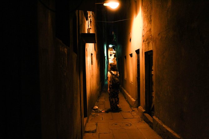 Alleyway Food Tour - Soham’s alleyway stories: history served with street food