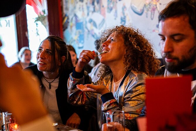 Amsterdam Food Tour: +10 Tastes, Culture and Canals with Sherpa - Stop 7: The Jordaan stop is the bridge from old Amsterdam to today
