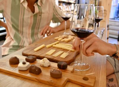 Amsterdam: Food Tour with Drinks by Spui, Canals and Jordaan - How you’ll actually eat: 10+ tastings without feeling rushed