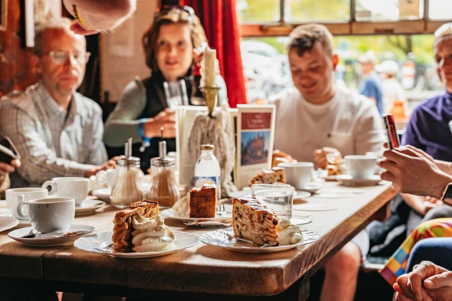 Amsterdam: Jordaan District Local Food Walking Tour - What to bring and how to show up ready