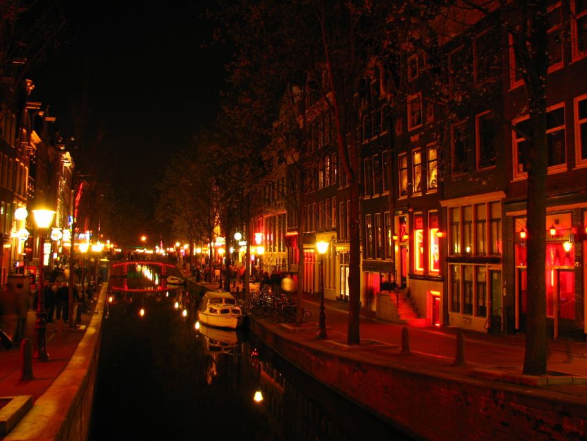 Amsterdam: Private Red Light District and Food Tour - Red Light District Meets Dutch Food: What This Tour Really Delivers
