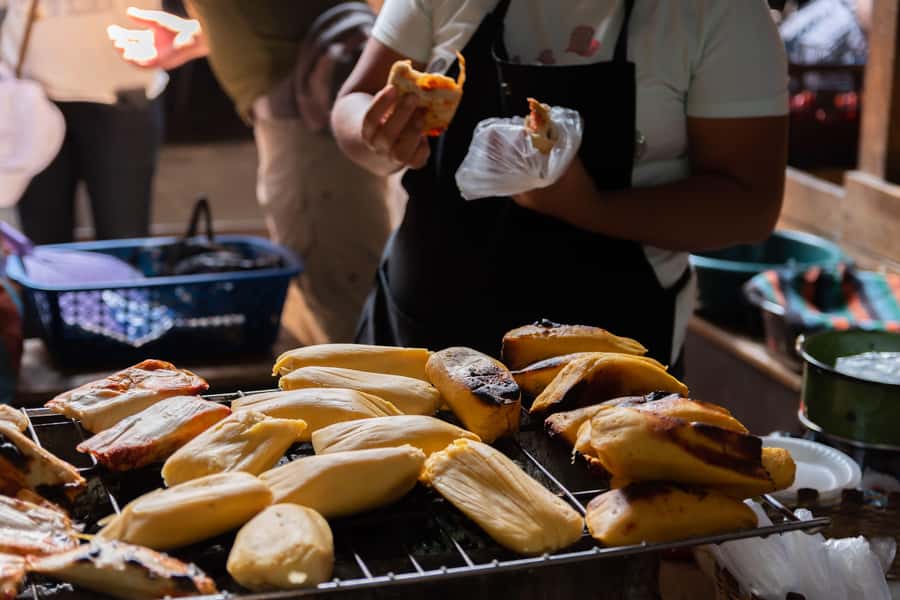 Antigua Guatemala: Street Food Walking Tour with Tastings - Market Time in Antigua: How Locals Shop Shapes What You Taste