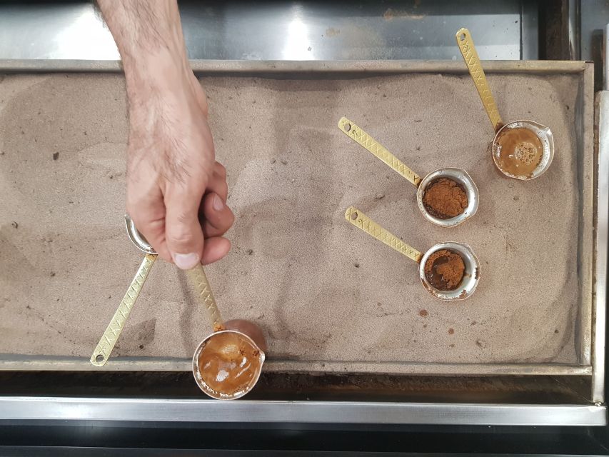 Athens: The Classic Food Tasting Tour - Guides in action: why the group size matters