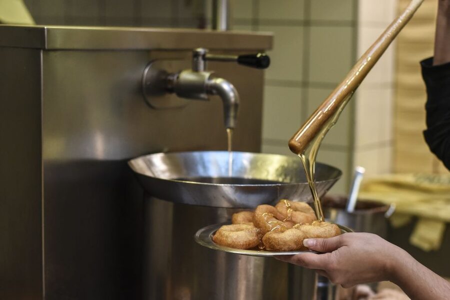 Athens: Ultimate Food Walking Tour with 15 Tastings - Key things that make this Athens tour worth your time