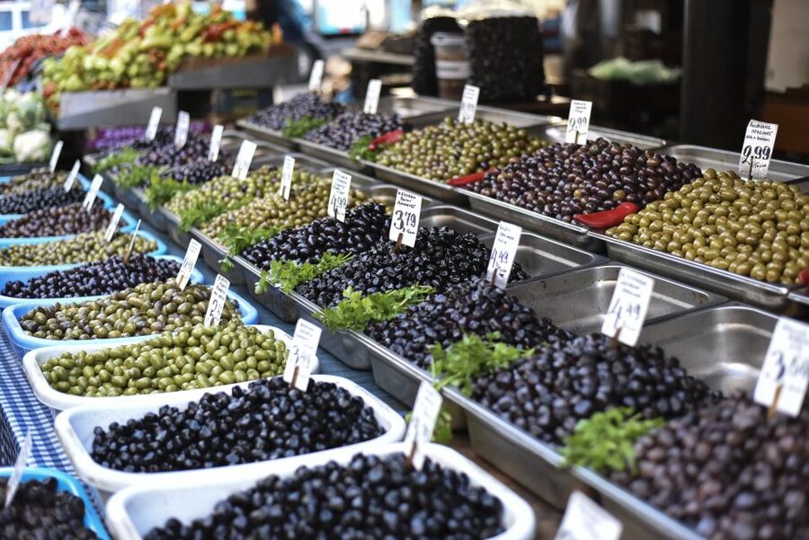 Athens: Ultimate Food Walking Tour with 15 Tastings - Guides and group vibe: real human help, not just narration
