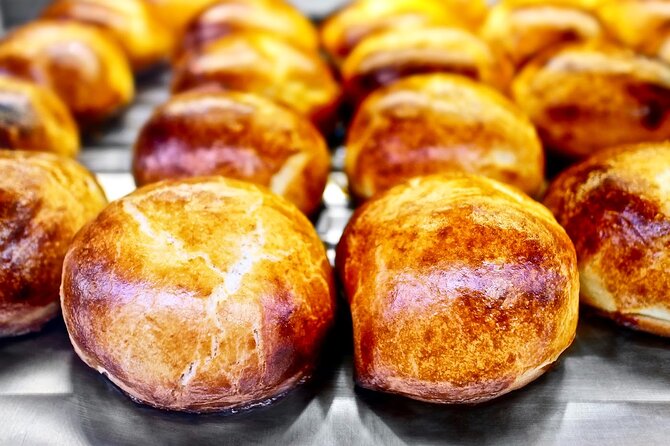 Authentic Naples Food Tour with 8+ Tastings of Pizza, Wine & More - Spaccanapoli and Via Toledo: The Main Promenade to Neapolitan Coffee