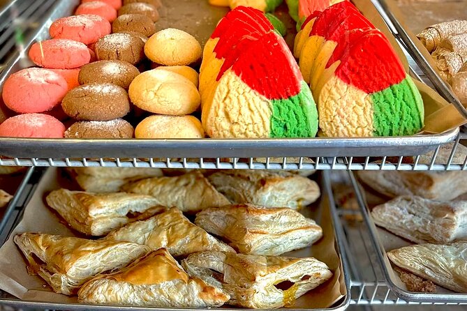 Authentic Tucson Food Tour with 6 Dishes of Southwestern Flavors - Fox Tucson Theatre: art deco meets sound history