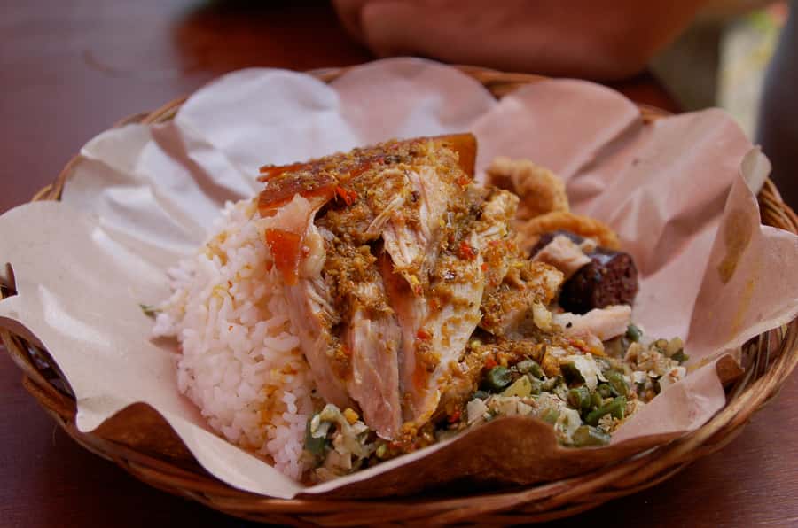 Bali: Authentic Culinary Street Food Experience Tour - Gianyar Night Market: Where the Day Turns Into Real Street Energy