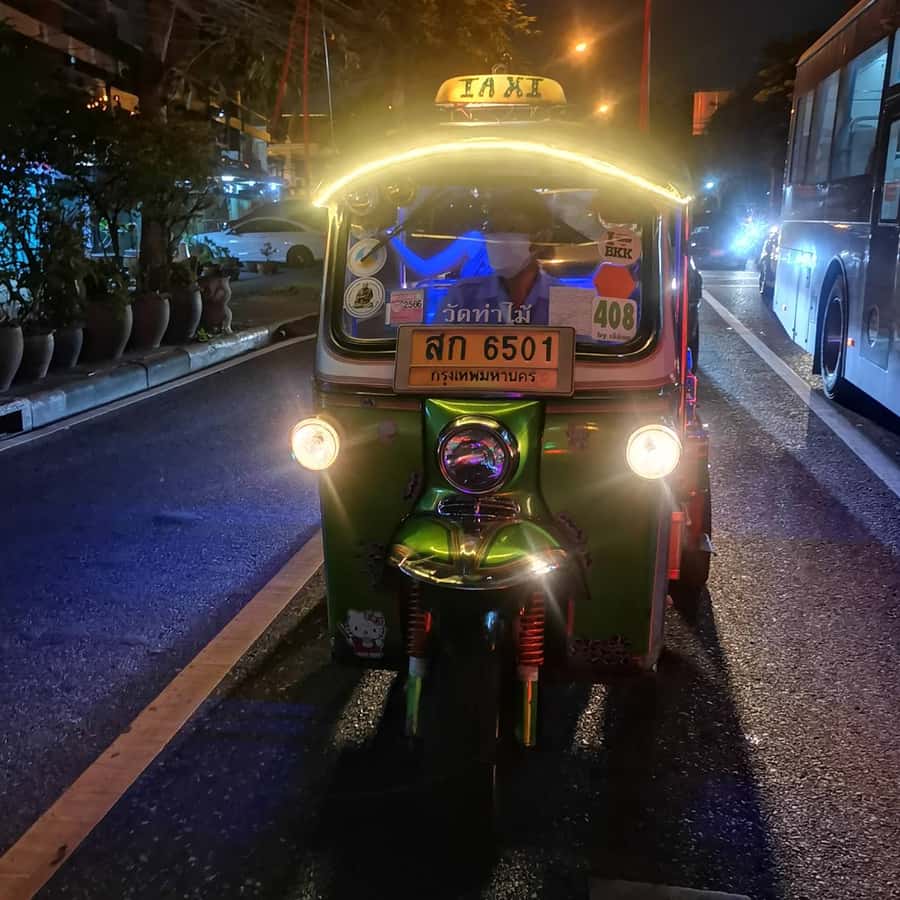 Bangkok Adventure Tuk Tuk Food Tour - Meeting at Hua Lamphong and starting fast