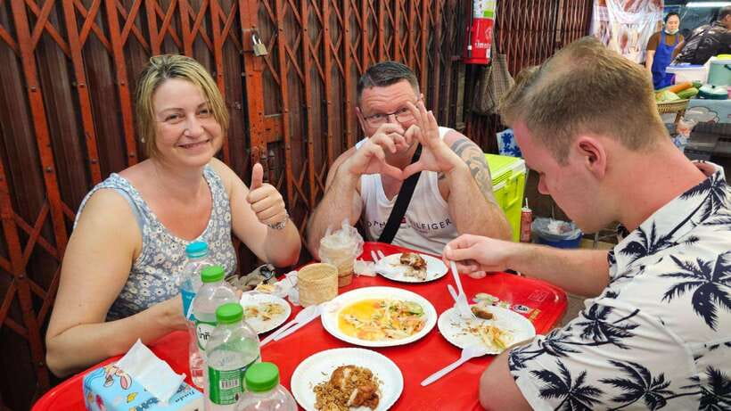Bangkok Authentic Tasting Thai-Chinatown Walking Food Tour - Why Bangkok Chinatown Street Food Makes Sense on Foot