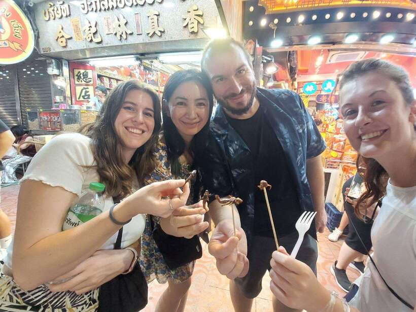 Bangkok: Chinatown Food Tour with Michelin Food Stalls - Yaowarat at night: the energy you’ll taste first