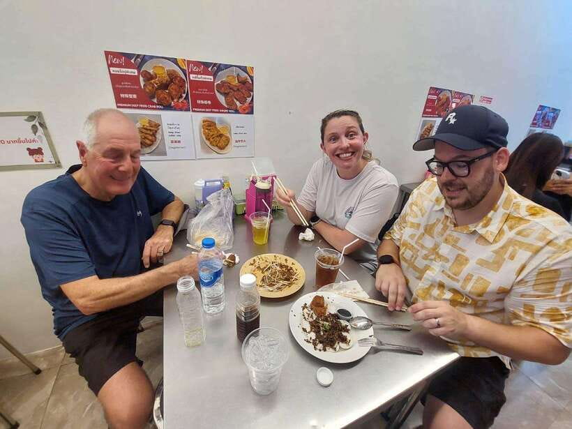 Bangkok: Chinatown Food Tour with Michelin Food Stalls - Dessert and tea: ending on something sweet