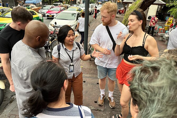 Bangkok Food Tour By Night - Staying Together in Crowds: The Real-Life Logistics of Yaowarat