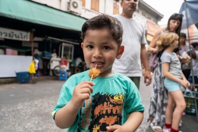Bangkok Food Tour of Bang Rak with Local Guide - How the 4 hours are paced: bazaar, market, mosque, and cinema