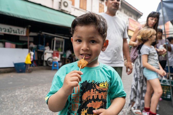 Bangkok Food Tour of Bang Rak with Local Guide - How the 4 hours are paced: bazaar, market, mosque, and cinema