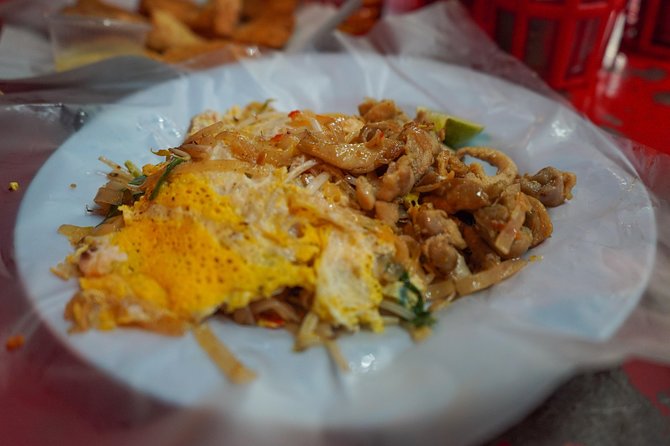 Bangkok Night Michelin Foodie Tour in Chinatown with 15+ tastings - Who Should Book This Night Food Tour (and Who Should Skip It)