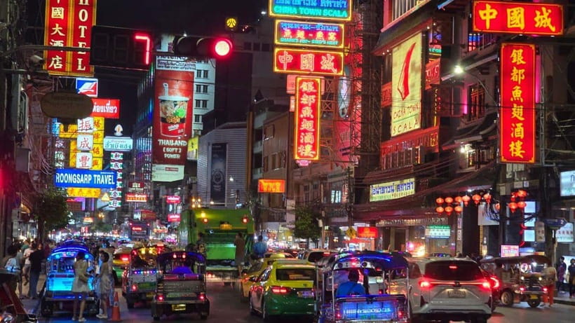 Bangkok: Street Food Tasting Tour at Night - Your 150-minute route: how the night walk is paced