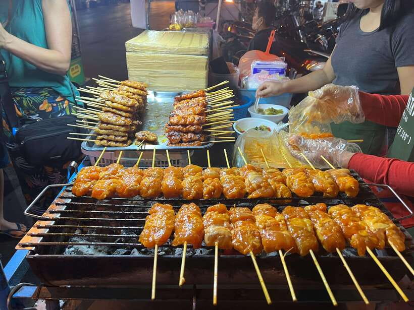Bangkok Tuk-Tuk by Night with Chinatown Street Food Meal - Chinatown street food meal and dessert: small sampling with big payoff