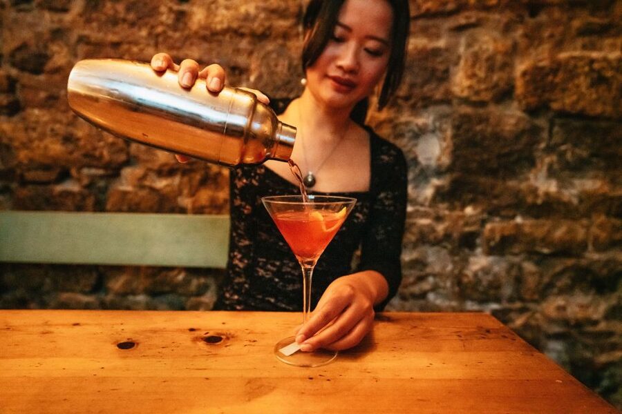 Barcelona: Cocktail Master Class by Mixologist with Tapas - Four classic cocktails: you learn the method, not just the recipe
