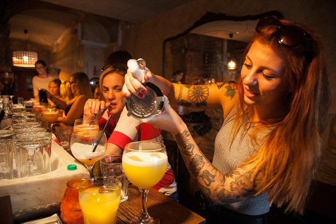 Barcelona Cocktail Masterclass with Tapas - Where the night starts: Travellers Nest Bar in the Gothic Quarter