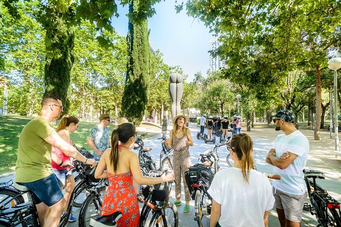 Barcelona E-Bike Small Group Tour with Tapas & Wine Tasting - El Born to Parc de la Ciutadella: shaded streets, major landmarks