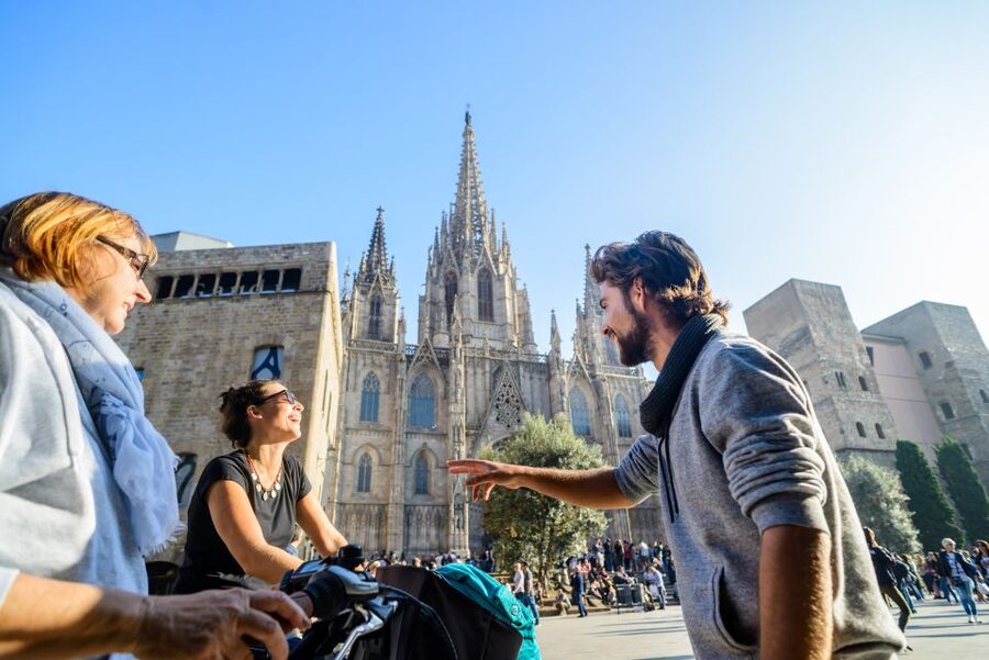 Barcelona eBike Tour with Wine and Tapas Experience - Back through the Old City and down to La Barceloneta