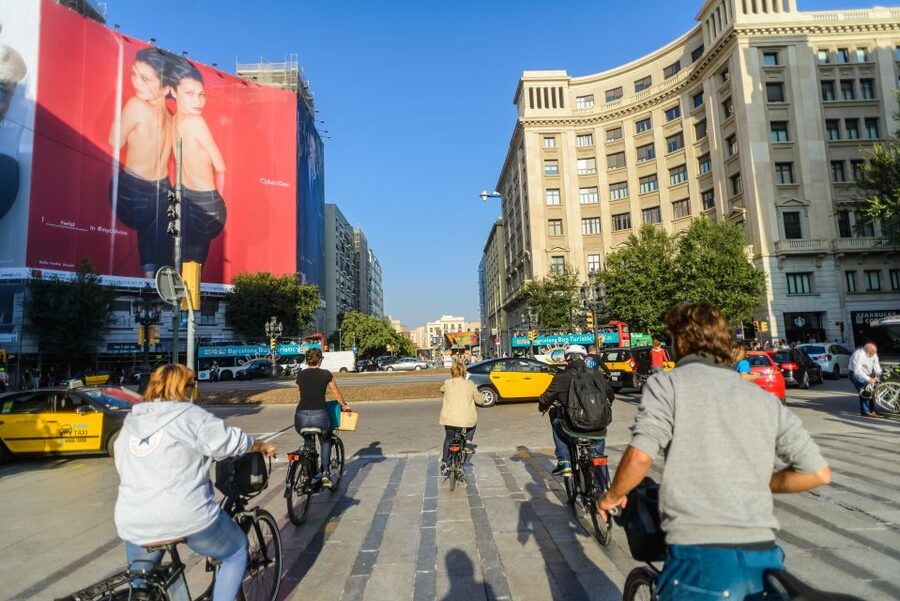 Barcelona eBike Tour with Wine and Tapas Experience - Wine and Tapas at the Historic Finish: what’s really included