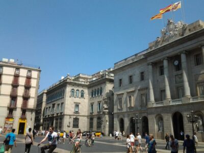 Barcelona: Gothic Quarter Legends Walking Tour with Tapas - Starting at Hotel Colón: Your Easy, Clear Launch Point