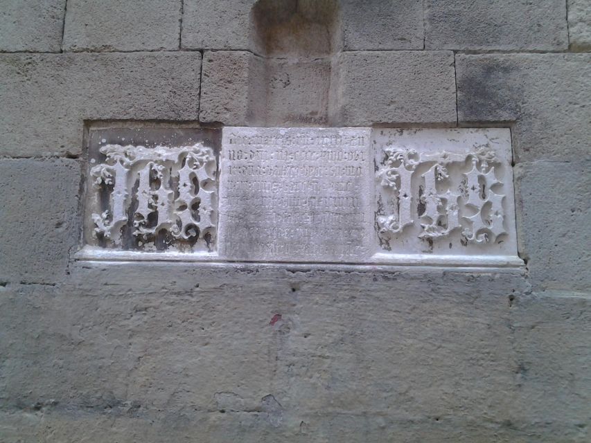 Barcelona: Gothic Quarter Legends Walking Tour with Tapas - Practical Tips for a Smooth Walk (Especially If It Rains)