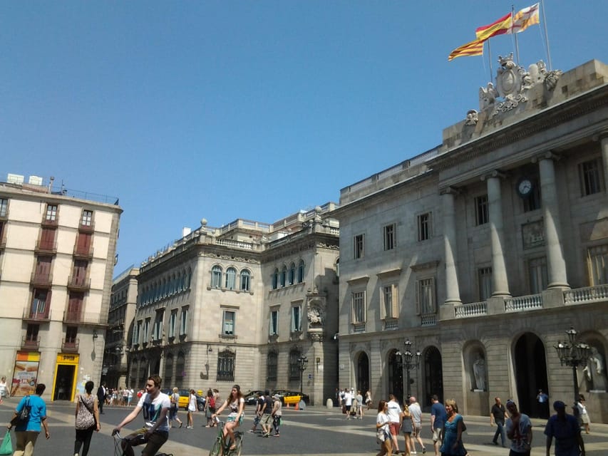 Barcelona: Gothic Quarter Legends Walking Tour with Tapas - Starting at Hotel Colón: Your Easy, Clear Launch Point