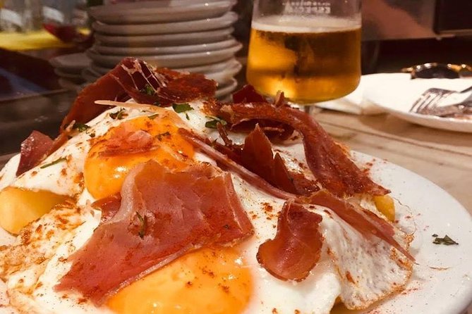 Barcelona Gothic Quarter VIP Tapas & Wine Tour - Stop 2 on Carrer dels Carders: Jamón, tomato bread, croquettes, and Catalan red