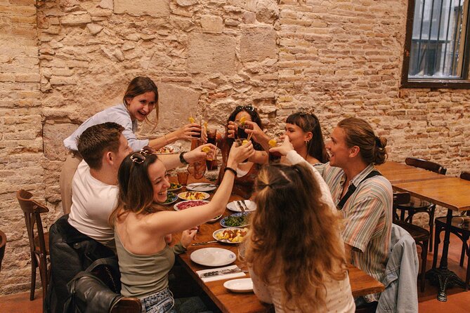 Barcelona: Guided Food Walking Tour with Tapas and Wine - Stop-by-stop: the flavor route through Gothic Quarter and El Born