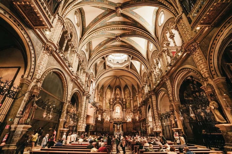 Barcelona: Montserrat and Winery Tour with Tapas or Lunch - Montserrat in a single day: why this trip works