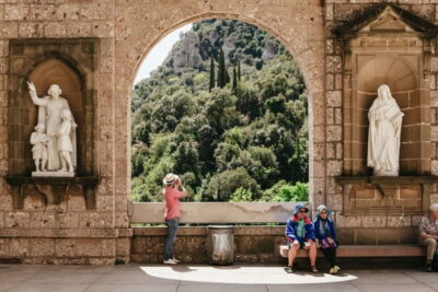 Barcelona: Montserrat and Winery Tour with Tapas or Lunch - Price and time options: choosing the right length