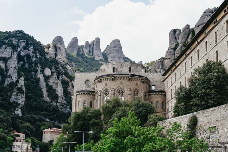 Barcelona: Montserrat and Winery Tour with Tapas or Lunch - The winery-castle stop: where the day slows down
