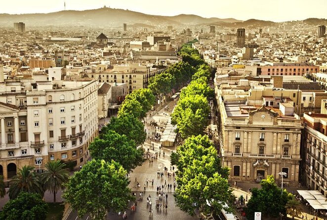 Barcelona Old Town Night Small Group Tour with Tapas & Flamenco - Quick hits before you go
