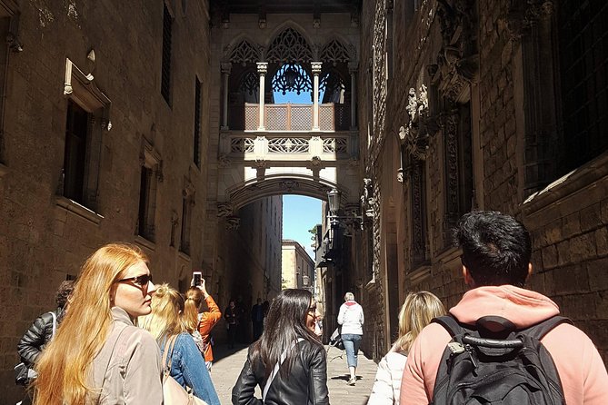 Barcelona Old Town Night Small Group Tour with Tapas & Flamenco - Tapas timing and the late-evening dinner question