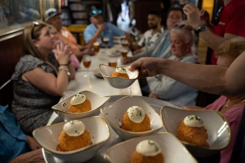 Barcelona Old Town Tapas Night: Hidden Bars, Cava & Vermut - Cava and Vermut: Why These Drinks Fit the Night